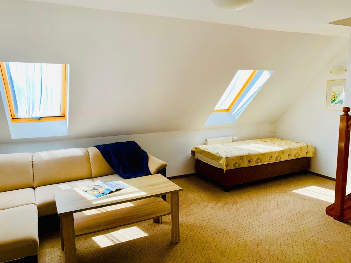 Bed and Breakfast Azalia Ustronie Morskie Esterno foto